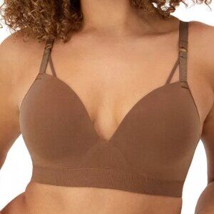 Maidenform Women's Seamless Foam Wireless Bra DM2330